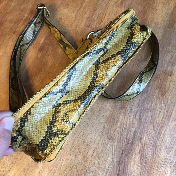 Anne Klein Crossbody - Picture 3 of 8